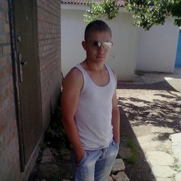 Таганрог. Красивые мужчины таганрог. Парень ищет парня таганрог. Симпатичные парни таганрога. Амиго парень.