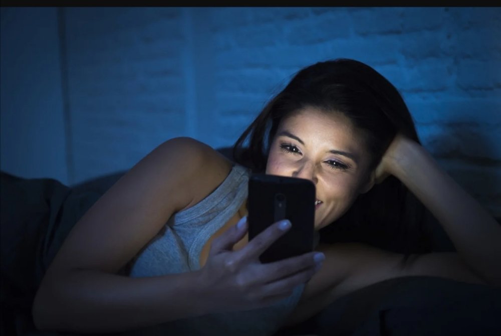 Женщина в ночи. Фотосессия в темной комнате. Звезды грусть. Девушка в ночном городе. Просто женщину на ночь.