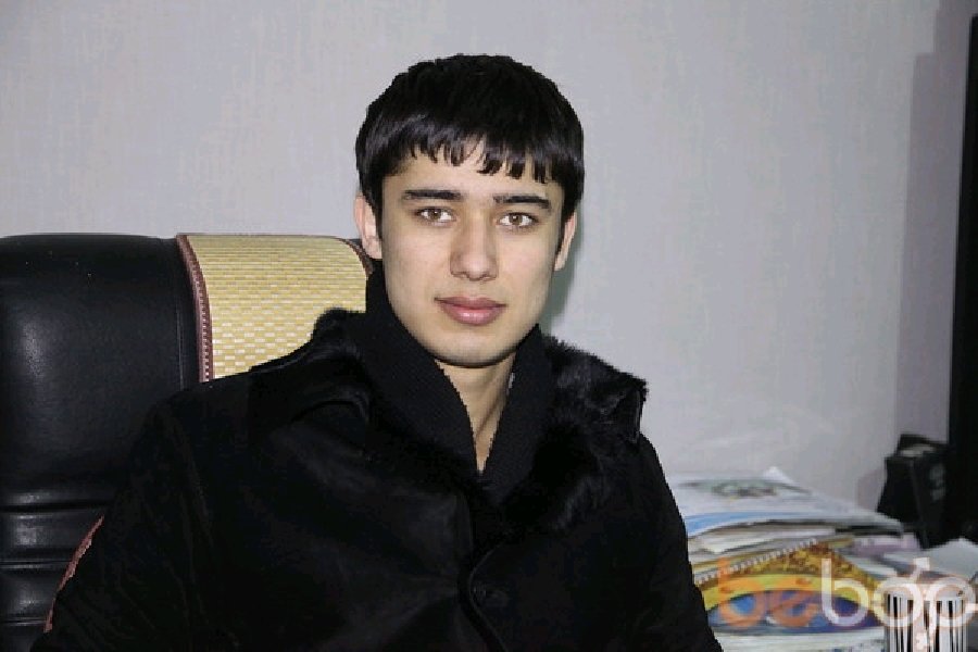 Узбек таджик знакомства. Узбекские парни. Красивые узбекские парни. Таджики парни. Парень узбекской внешности.