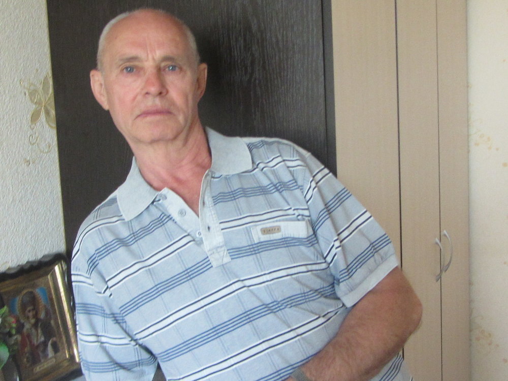 Мужчина среднего возраста. Мужчина 69 лет. Чарльз осборн безостановочно икал. Человеку 69 лет. Старые люди 69 лет.