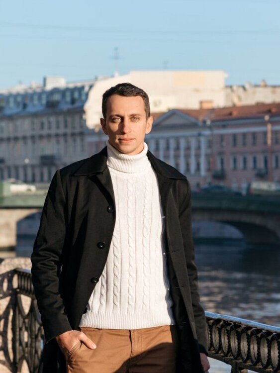 Парень из питера. Красивый парень из питера. Петербуржцы мужчины. Парень в питере. Петербуржцы мужчины.