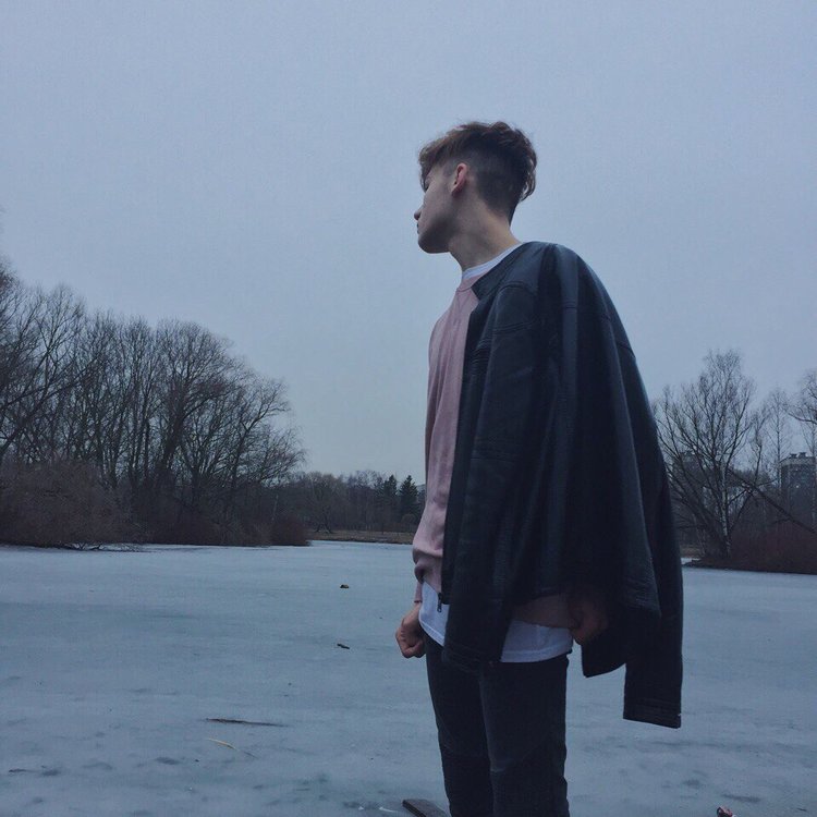 Стихотворение верните в моду. Шикарный стих. Футболка братья гаязовы. Надпись верните в моду любовь. Верните в моду любовь.